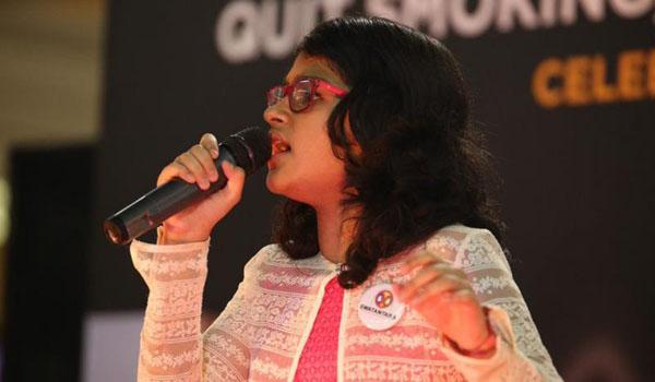 indian duaghter sucheta going to make world record sing song many languages