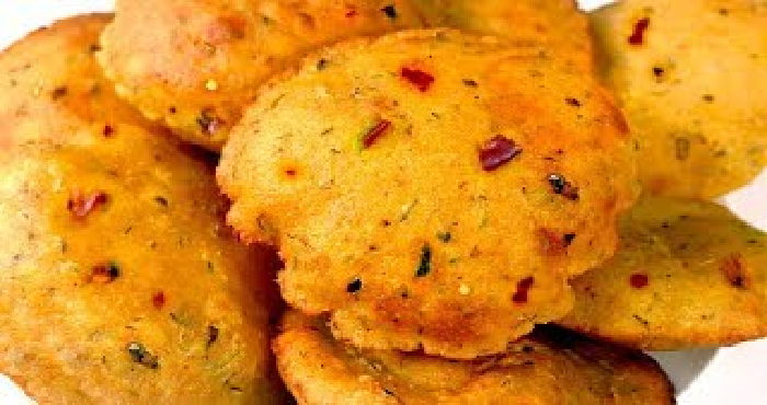 make tasty mashala puri at home