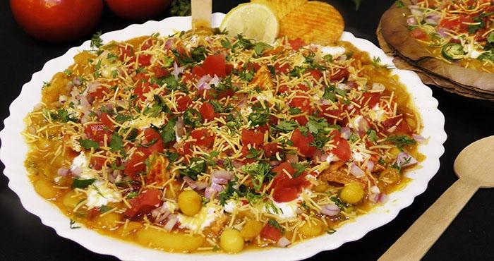 want to eat tasty road side chaat try this recipe of ragdaa chat